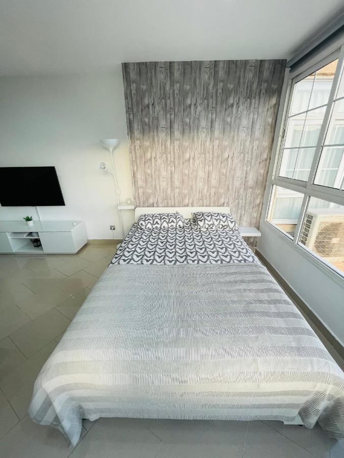Apartamento La Torre 1337 Precioso, Moderno Y Con Piscina Torremolinos Eksteriør bilde